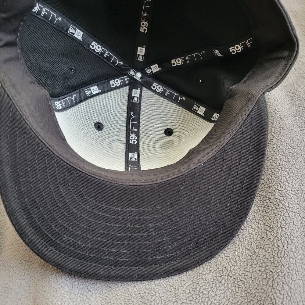 LOS ANGELES LAKERS Hat Cap Black Fitted Embossed Logo New Era Purple Yellow NBA - Picture 8 of 10